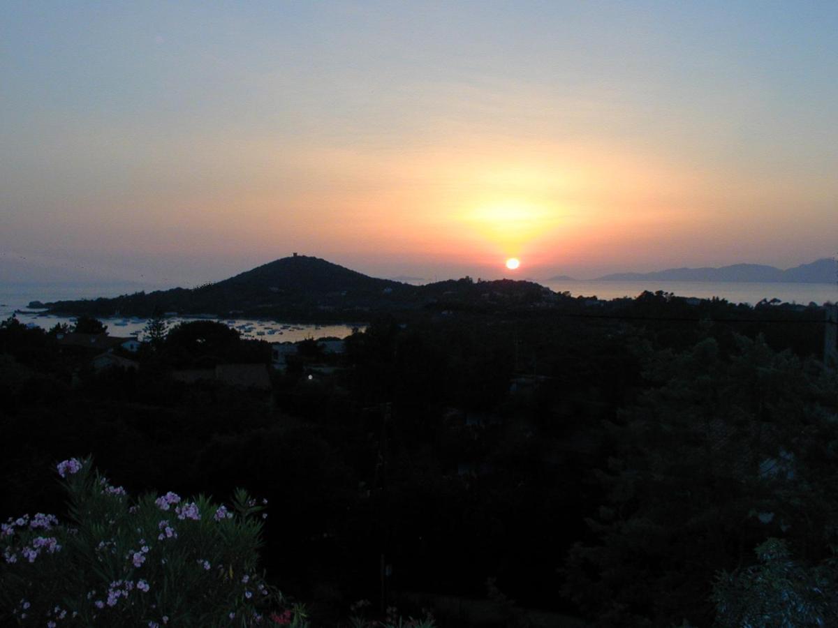 Villa Ghiatone Pietrosella Esterno foto