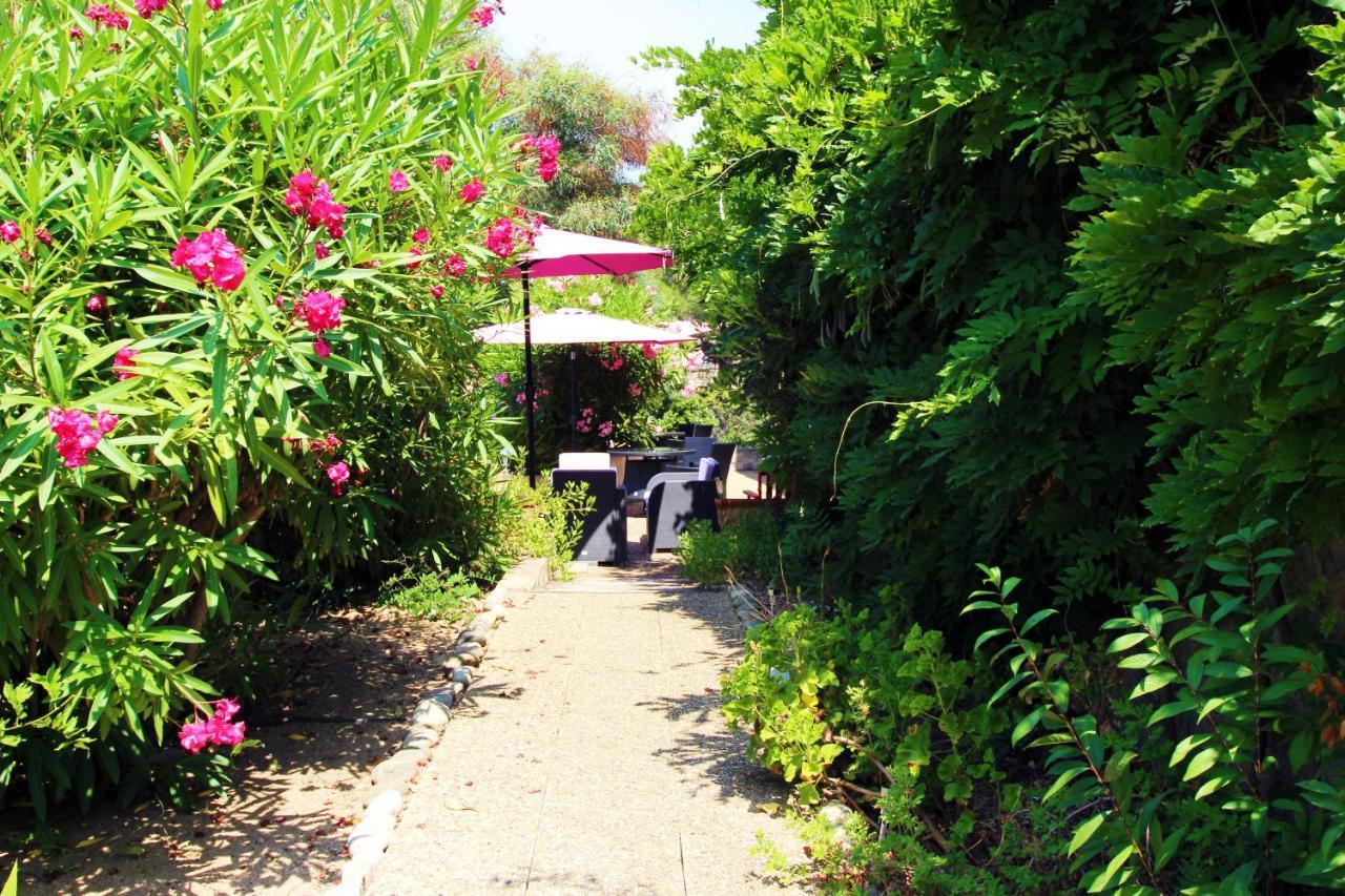 Villa Ghiatone Pietrosella Esterno foto