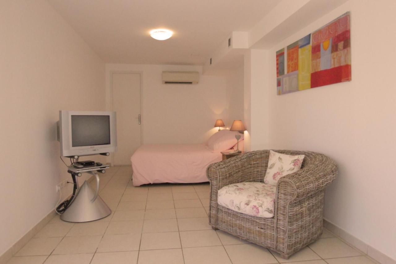 Villa Ghiatone Pietrosella Esterno foto
