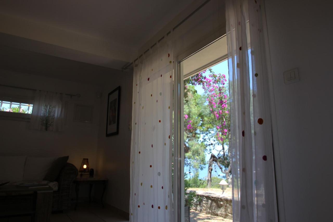 Villa Ghiatone Pietrosella Esterno foto