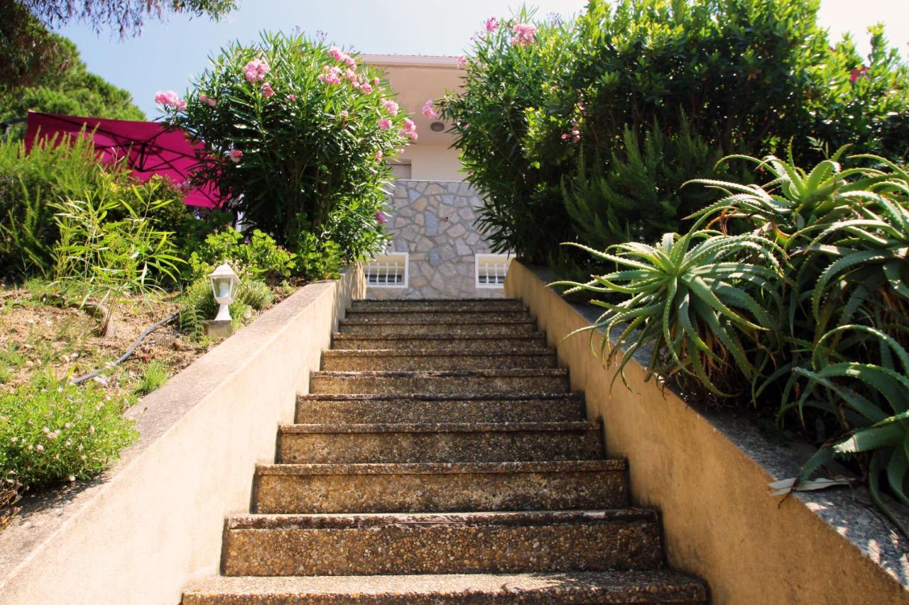 Villa Ghiatone Pietrosella Esterno foto